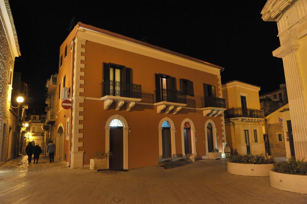 B&B Al Teatro Comiso Ruang foto