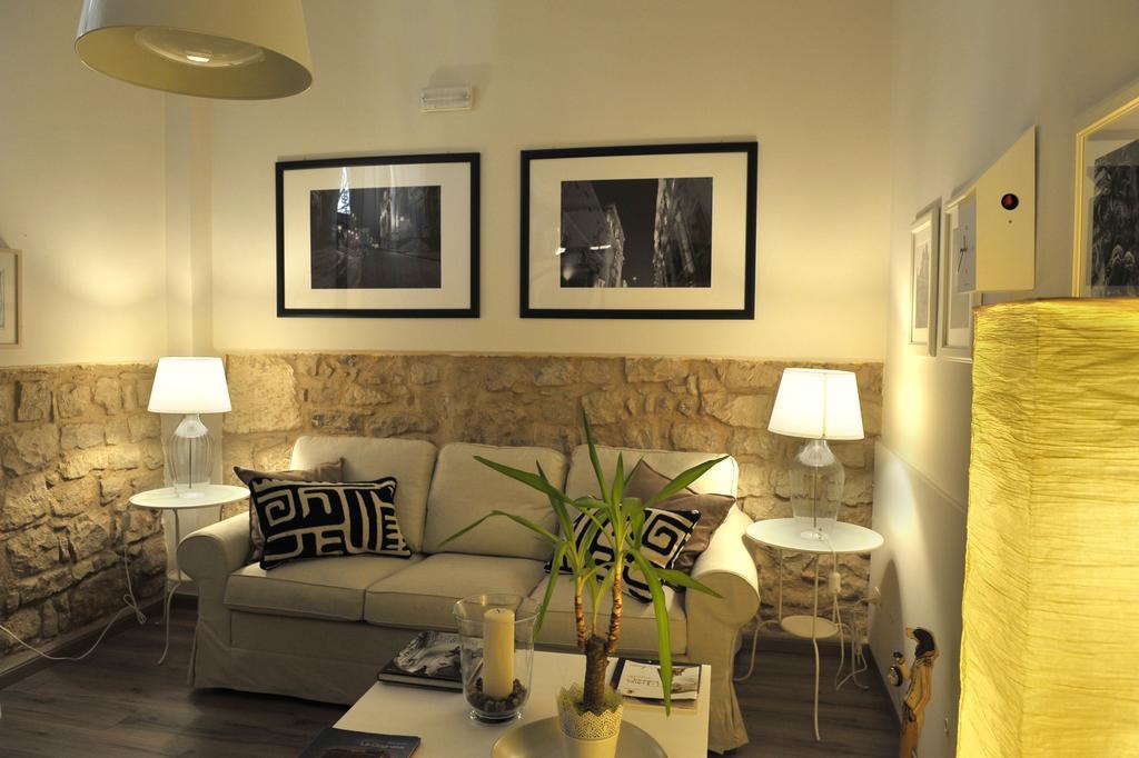 B&B Al Teatro Comiso Bagian luar foto